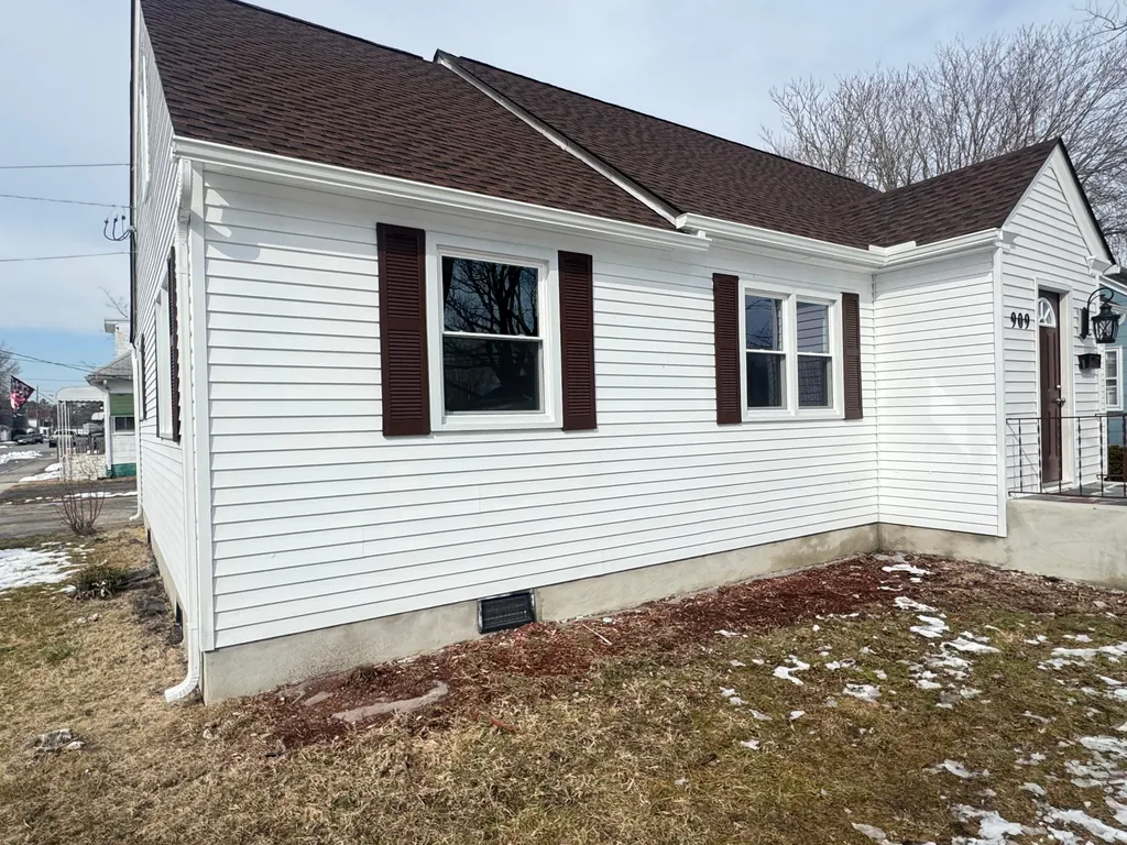 Seamless gutter installation on a home in Wicomico County, Maryland