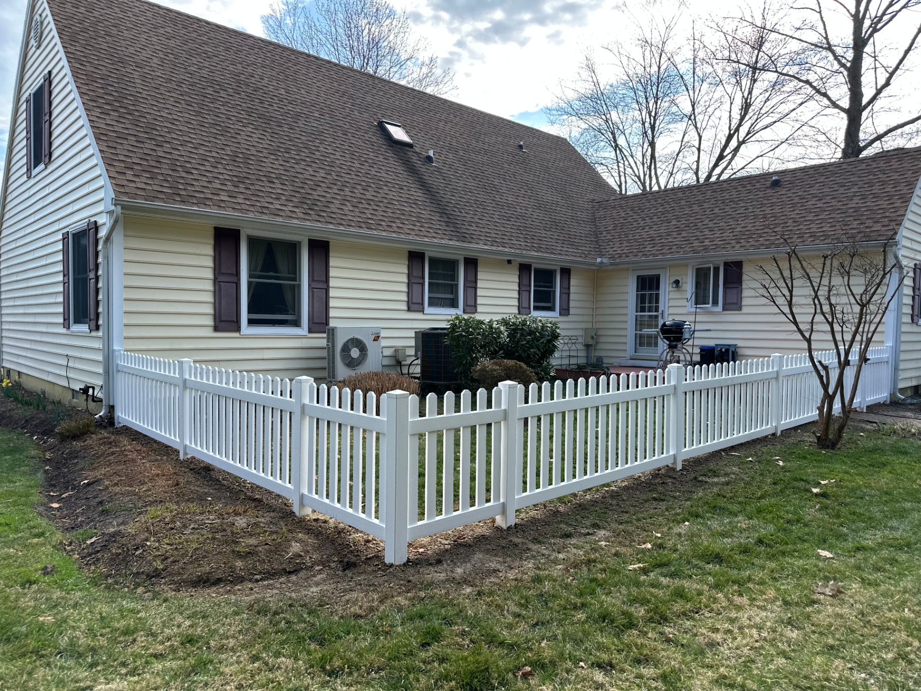 4' Vinyl Picket Fence — St. Michaels, MD